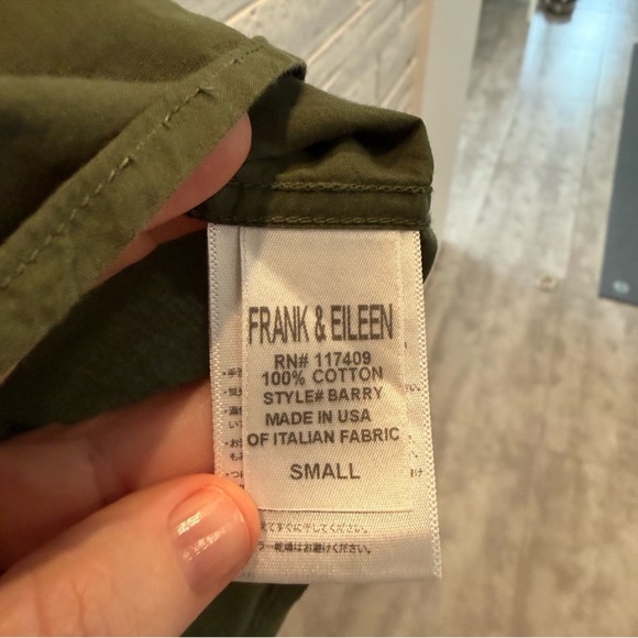 Frank & Eileen Barry Button Down - Small - Picture 8 of 9